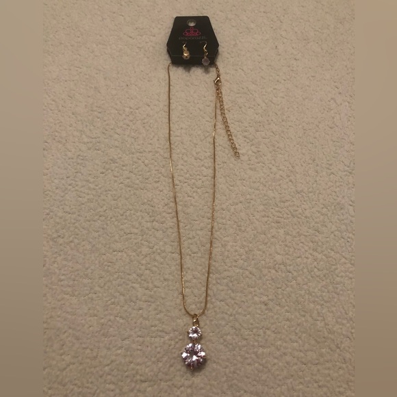 Paparazzi Double white gems with gold chain and earrings - Picture 1 of 3